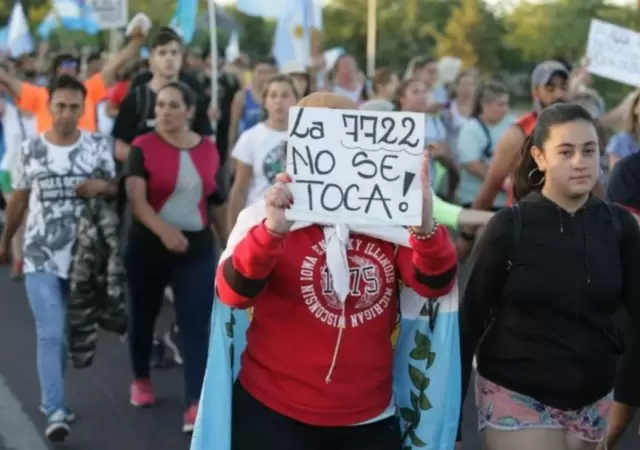 7722-marcha