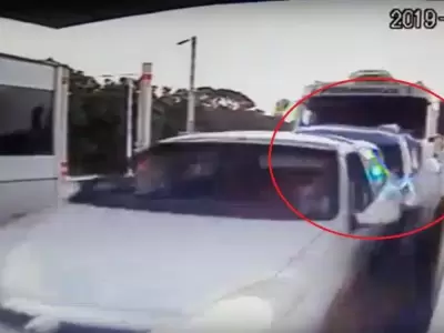 camion-video-choque-peaje-
