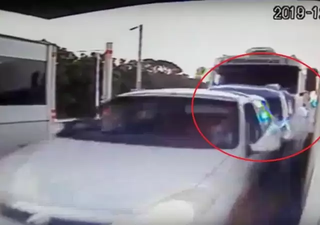 camion-video-choque-peaje-