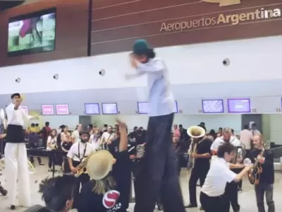 aeropuertos-argentina-2000-flashmob-mendoza-video
