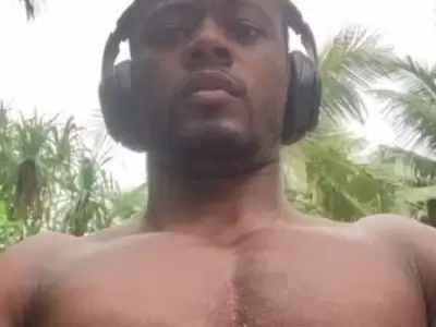 patrice-evra-hot-ducha-shower