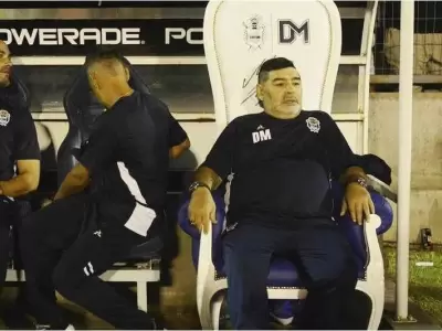 Diego-Maradona-sill�n-Gimnasia-La-Plata