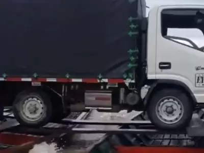 camion-lancha