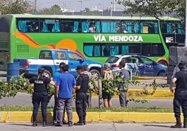 coronavirus-mendoza-terminal-caso-micro