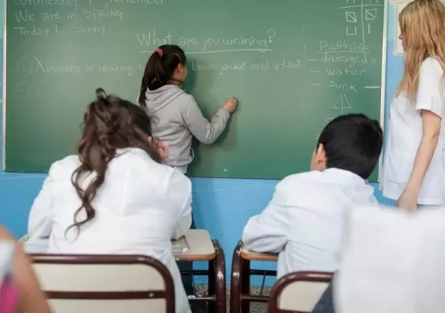 maestra-aula-escuela