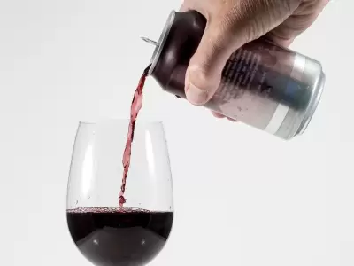 canned-wine-taste-test-ft-blog0819
