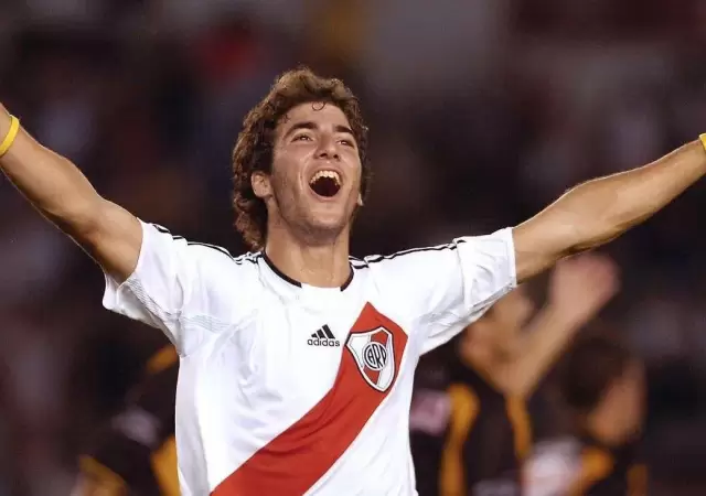 Higuain-River