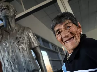 Julio-Estatua