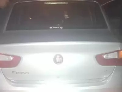 fiat-siena-ladrones-policias-robo-detenidos