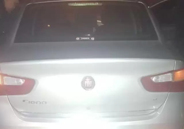 fiat-siena-ladrones-policias-robo-detenidos