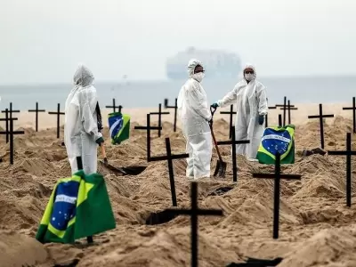 fosas-brasil-tumbas-playas-fotos-videos