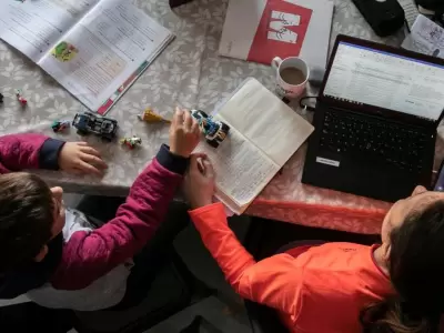 mujer-trabajo-hijo
