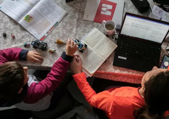 mujer-trabajo-hijo