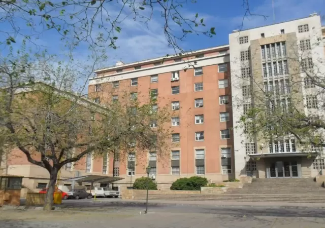 empleado-coronavirus-mendoza-palacio-justicia