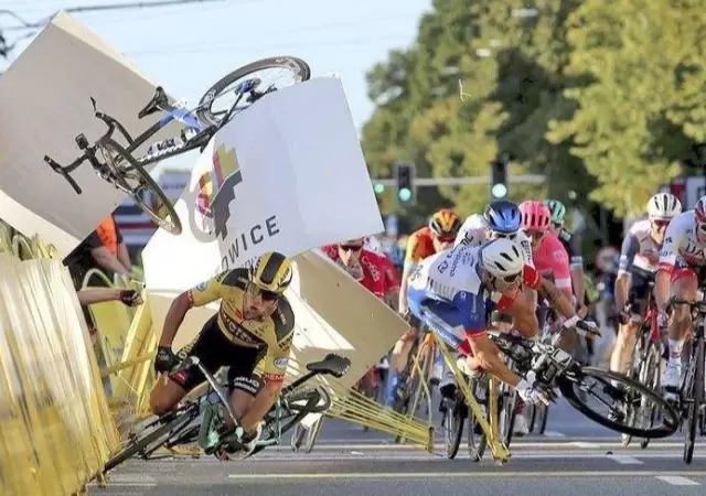 Ciclismo-accidente