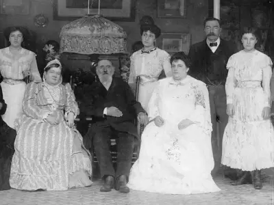 Luis_Saenz_Pe�a_y_familia_en_1904