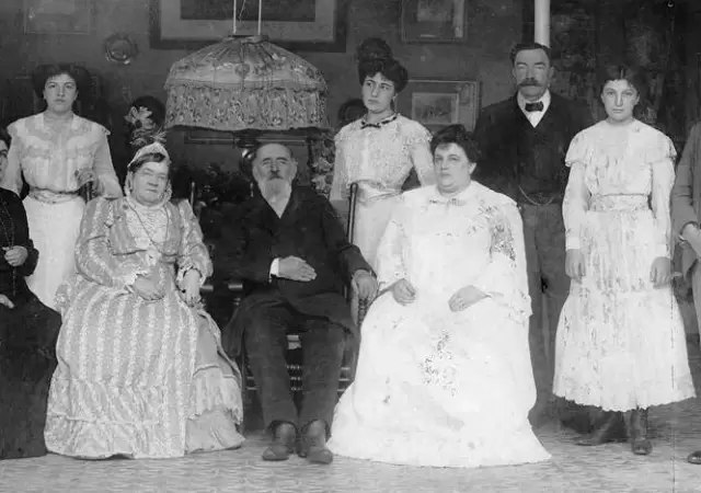 Luis_Saenz_Pe�a_y_familia_en_1904