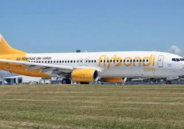 Flybondi perjudicada por el paro de Intercargo