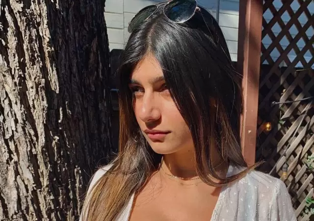 Mia-Khalifa-hot--instagram-jpg