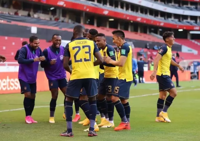 Ecuador-Uruguay3