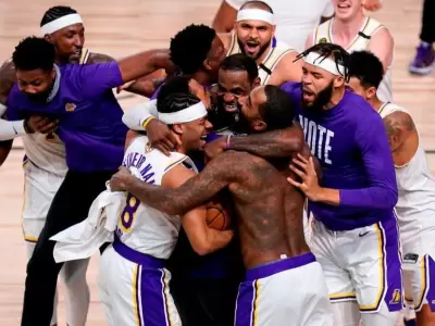 Angeles-Lakers1