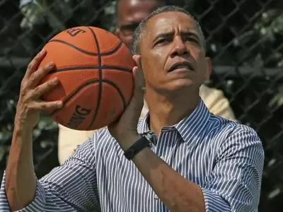 obama-jugando-al-basket