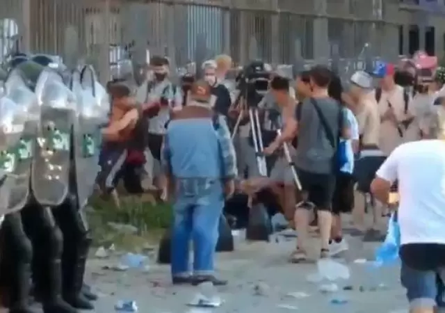 velorio-maradon-en-casa-rosada-disturbios
