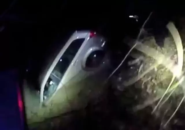 rescate-mujer-del-rio-policia