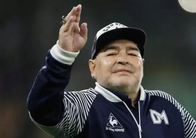 diego-maradona-velatorio-casa-rosada