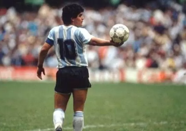 Maradona_Espalda_Argentina