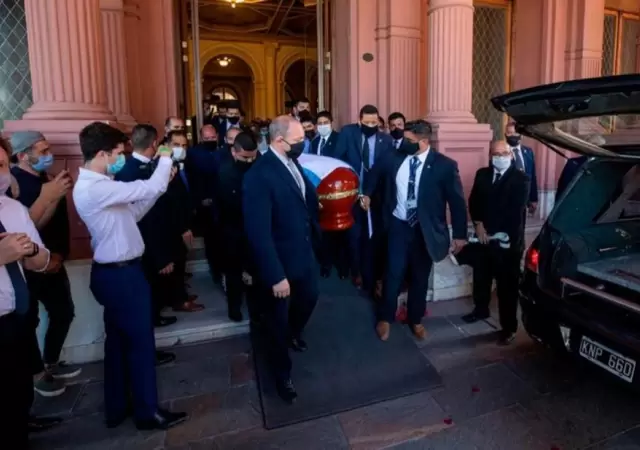 maradona-cementerio