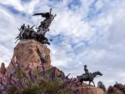 Cerro_de_la_Gloria_San_Marti?n_monumento