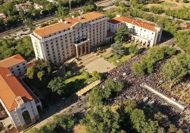 Casa_Gobierno_Mendoza_manifestacio?n