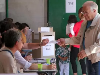 adultos_mayores_jubilados_voto_urnas_elecciones
