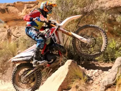 Enduro-Fememod02