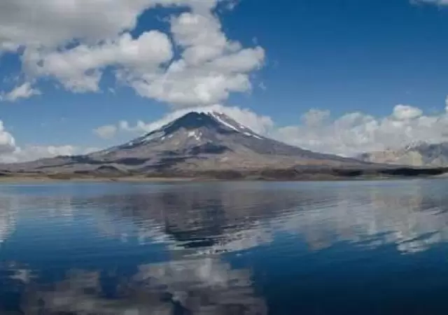 Laguna-del-Diamante-San-Carlos-Mendoza