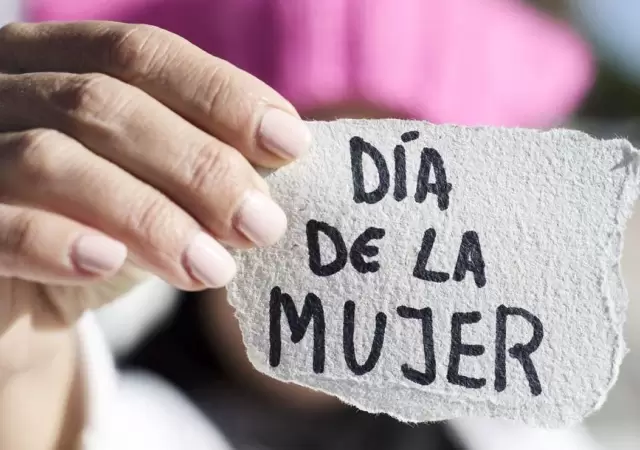 D�a-de-la-mujer