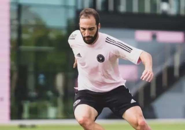 Higuain