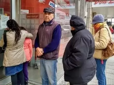 Cobrando-Cajero-Jubilados-Asignaciones