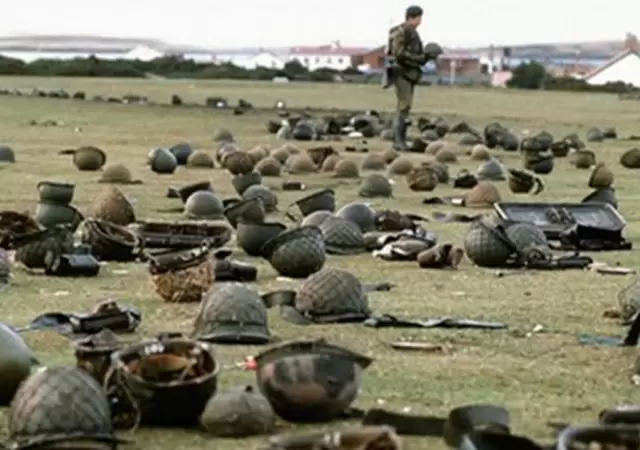 guerra_malvinas_cascos
