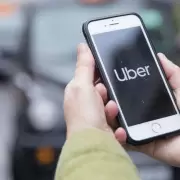 Sancionaron a Uber con una multa millonaria por filtrar datos de conductores