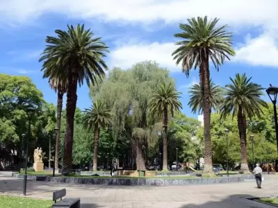 08-01-Plaza-Chile-In-Mendoza
