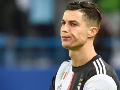 brazalete-cristiano-ronaldo-foto-partido-ni�o-donaci�n-2