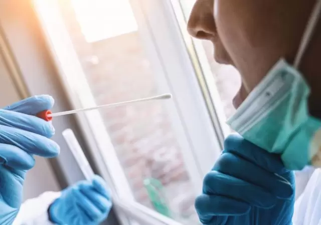 Reinfectados-entre-falsos-negativos-baja-inmunidad-y-coronavirus-muertos