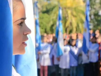 Escuelas-Bandera-Amor-Argentina-Alumnos-Bandera