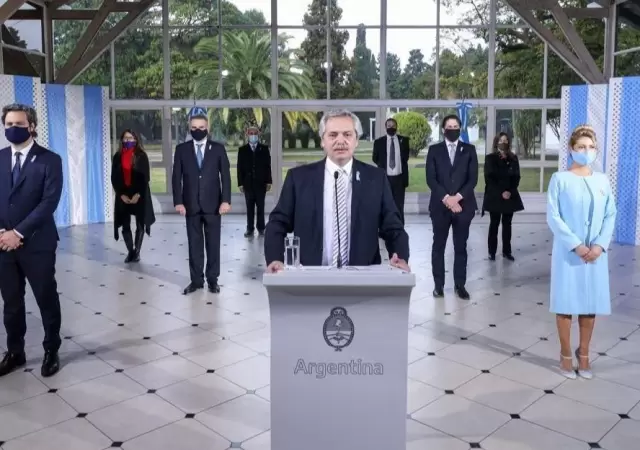 Alberto-Fernandez-Dia-de-la-Bandera