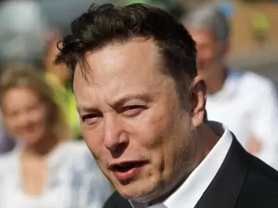 elon-musk-apple