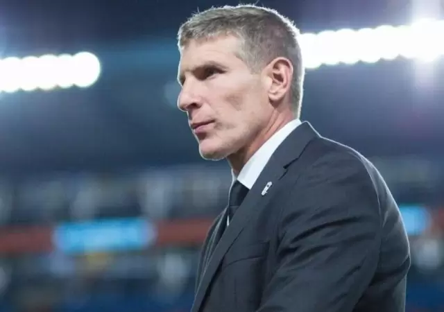 Mart�n Palermo dej� de ser el DT de Olimpia.