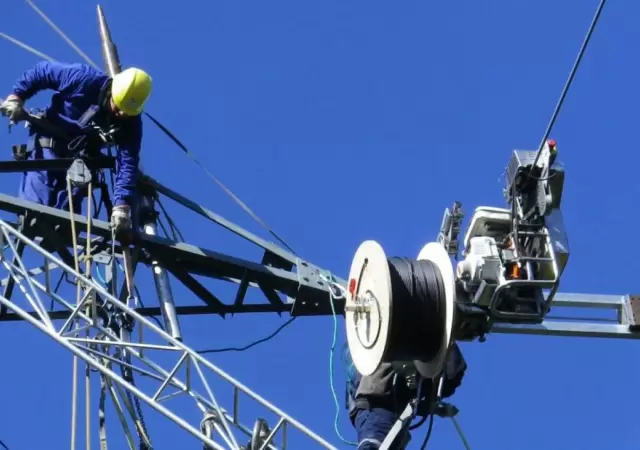 tendido-fibra-optica-enrollada