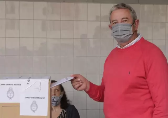 Cobos--votaci�n